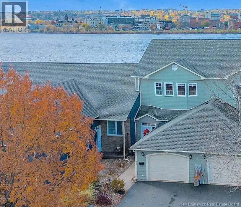 Row / Townhouse for rent: 68 Waterford Lane, Fredericton, New Brunswick E3A 0E2