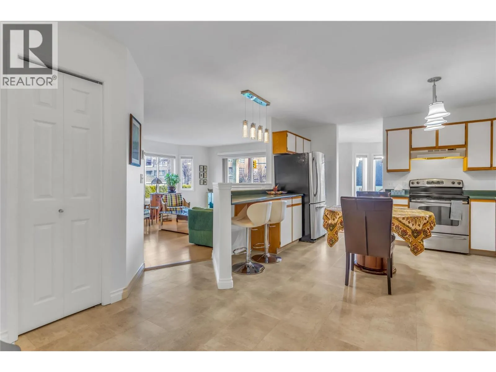 Apartment for rent: 680 Doyle Avenue Unit# 101, Kelowna, British Columbia V1Y 9S2