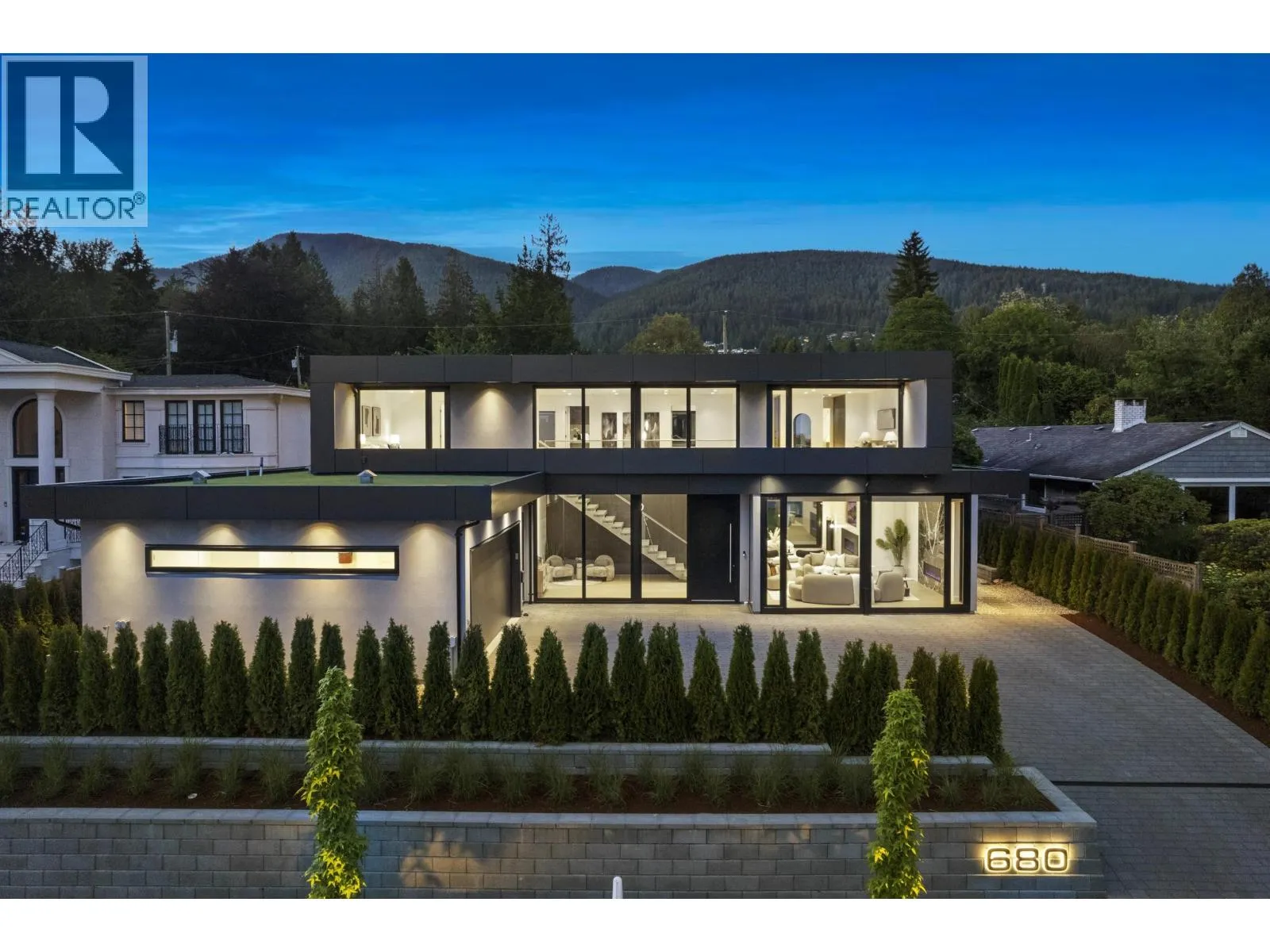 House for rent: 680 Westhyde Place, North Vancouver, British Columbia V7N 2Y4