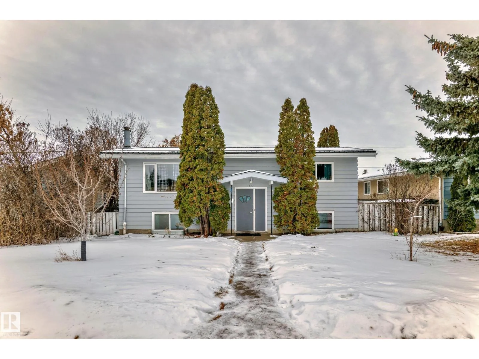 House for rent: 6807 Delwood Rd Nw, Edmonton, Alberta T5C 3A6