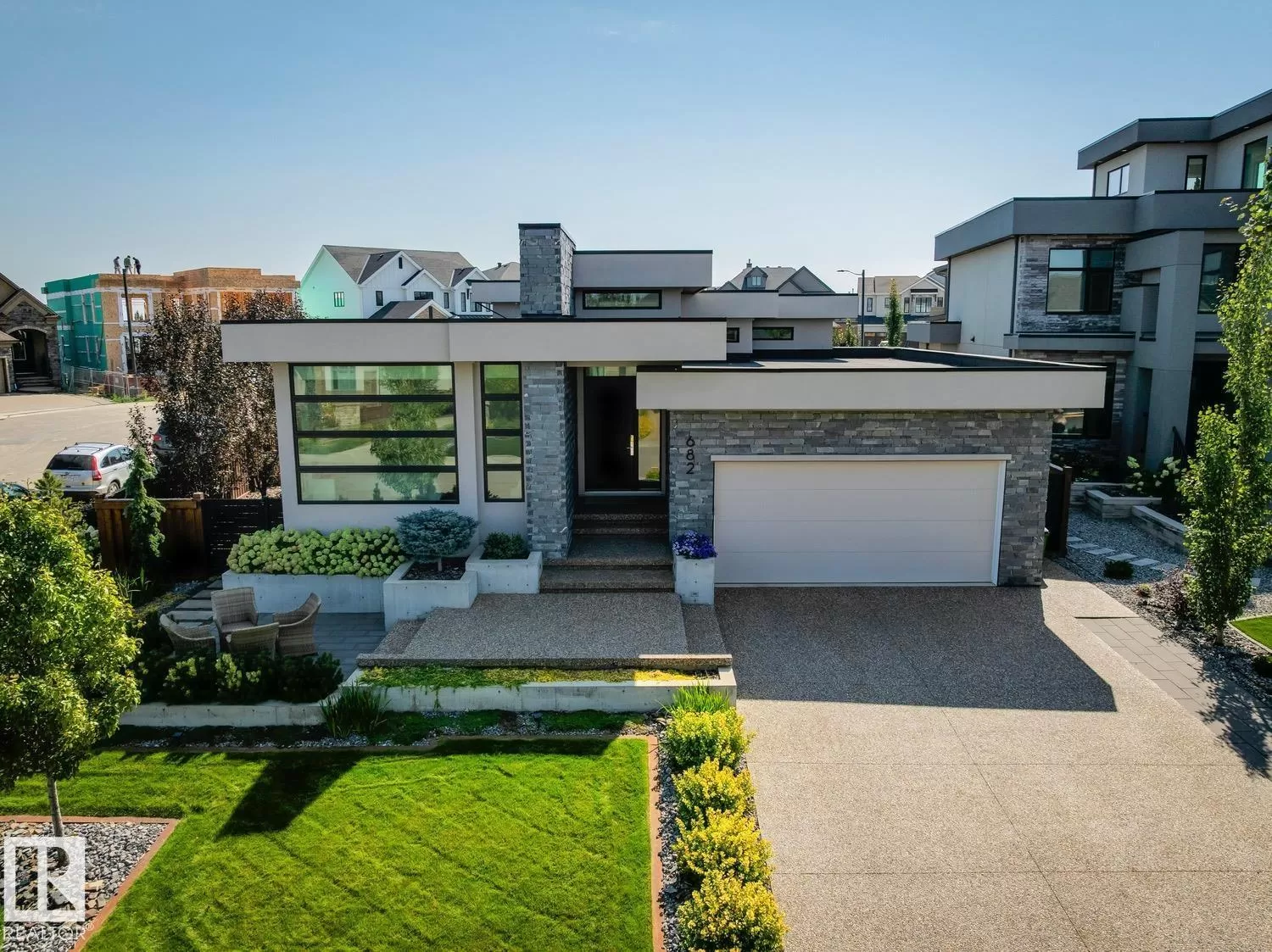 House for rent: 682 Howatt Dr Sw, Edmonton, Alberta T6W 3K3