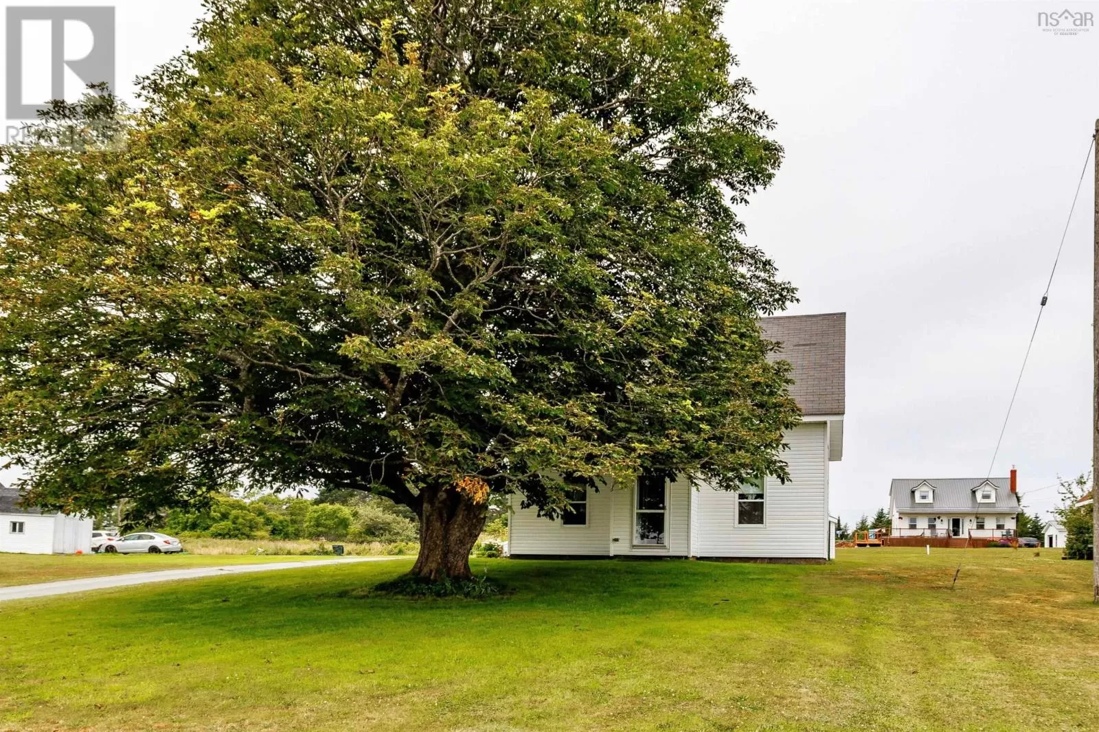 House for rent: 684 Highway 335 Highway, West Pubnico, Nova Scotia B0W 3S0