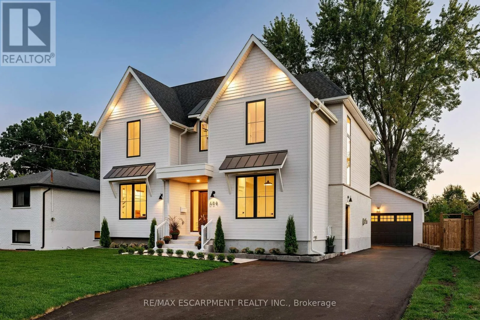 House for rent: 684 Peele Boulevard, Burlington, Ontario L7R 3B9