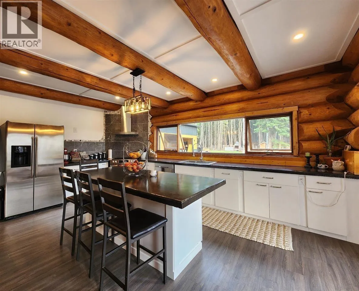 House for rent: 6847 Fawn Lk Ac01 Road, Lone Butte, British Columbia V0K 1X1