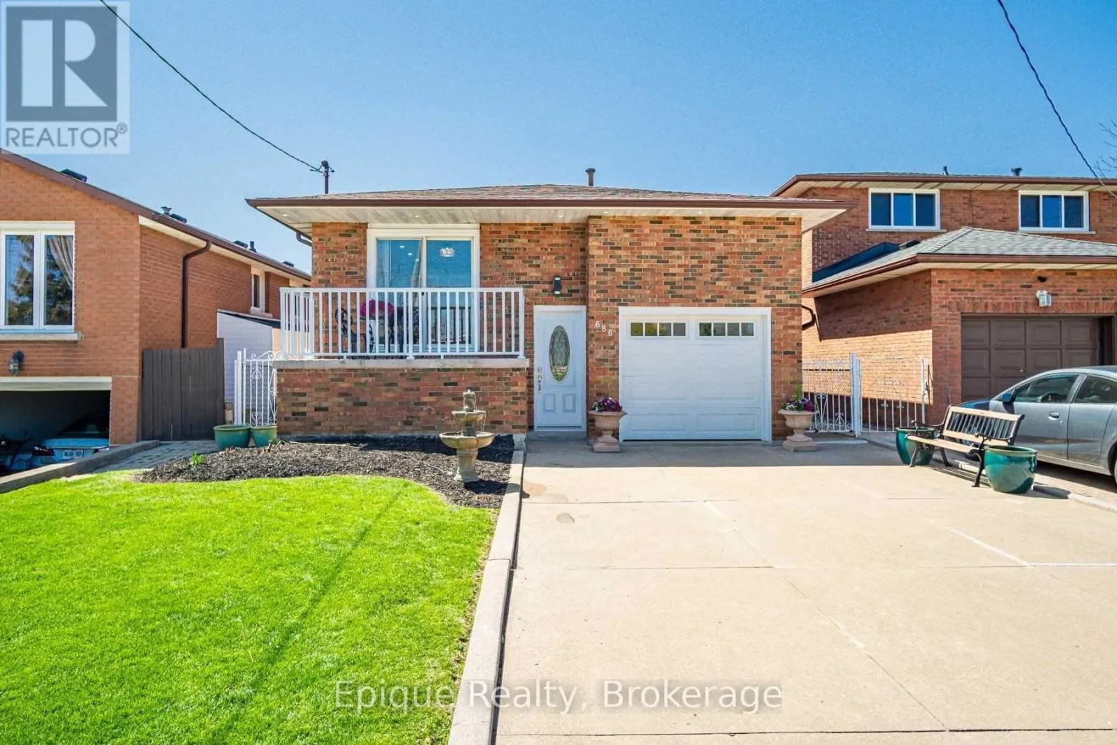 House for rent: 686 Limeridge Road E, Hamilton, Ontario L8W 1A3