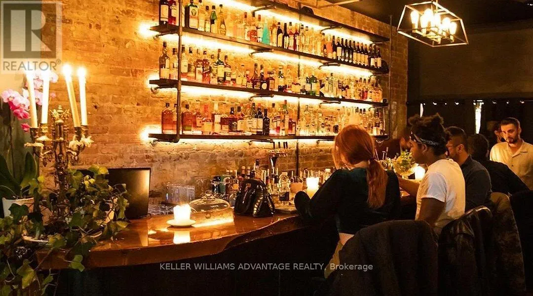 686 Queen Street E, Toronto, Ontario M4M 1G9