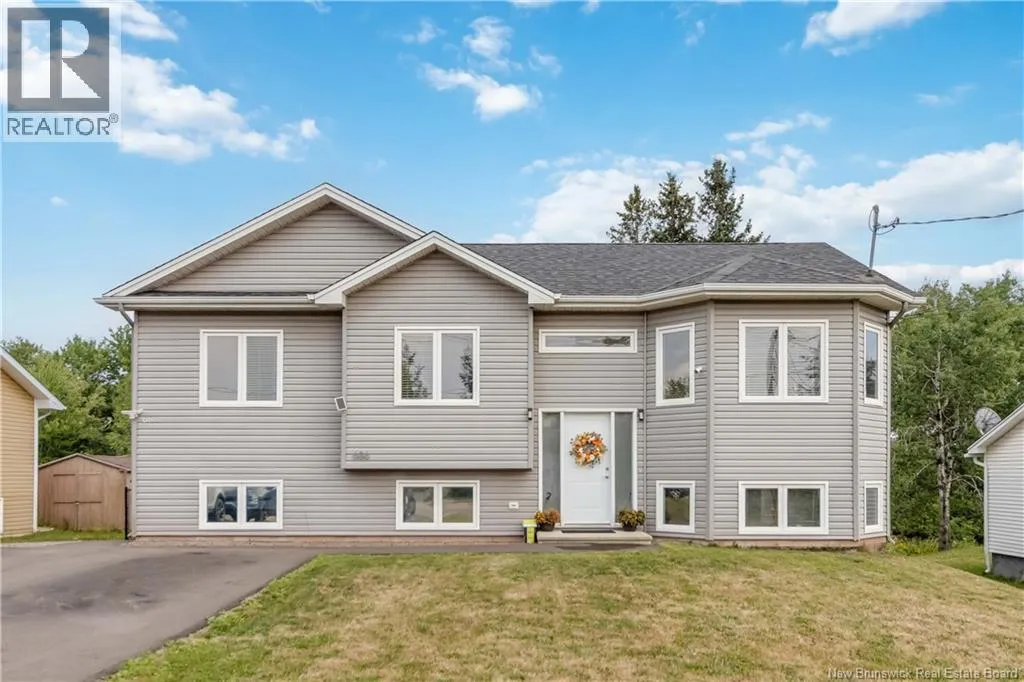 Duplex for rent: 686-688 Chartersville Road, Dieppe, New Brunswick E1A 1K8