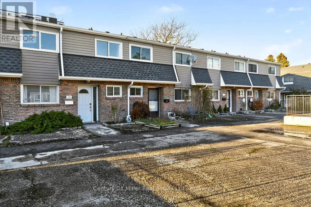 Row / Townhouse for rent: 69 - 2050 Upper Middle Road, Burlington, Ontario L7P 3R9