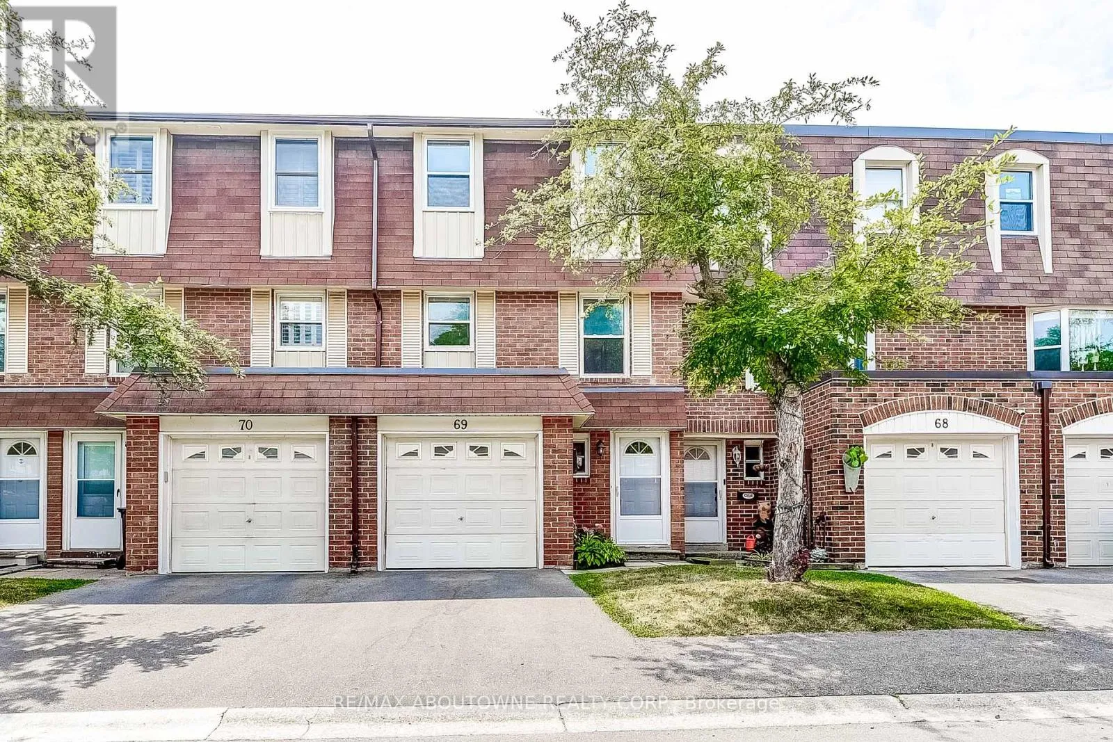 Row / Townhouse for rent: 69 - 235 Bronte Street S, Milton, Ontario L9T 3V8