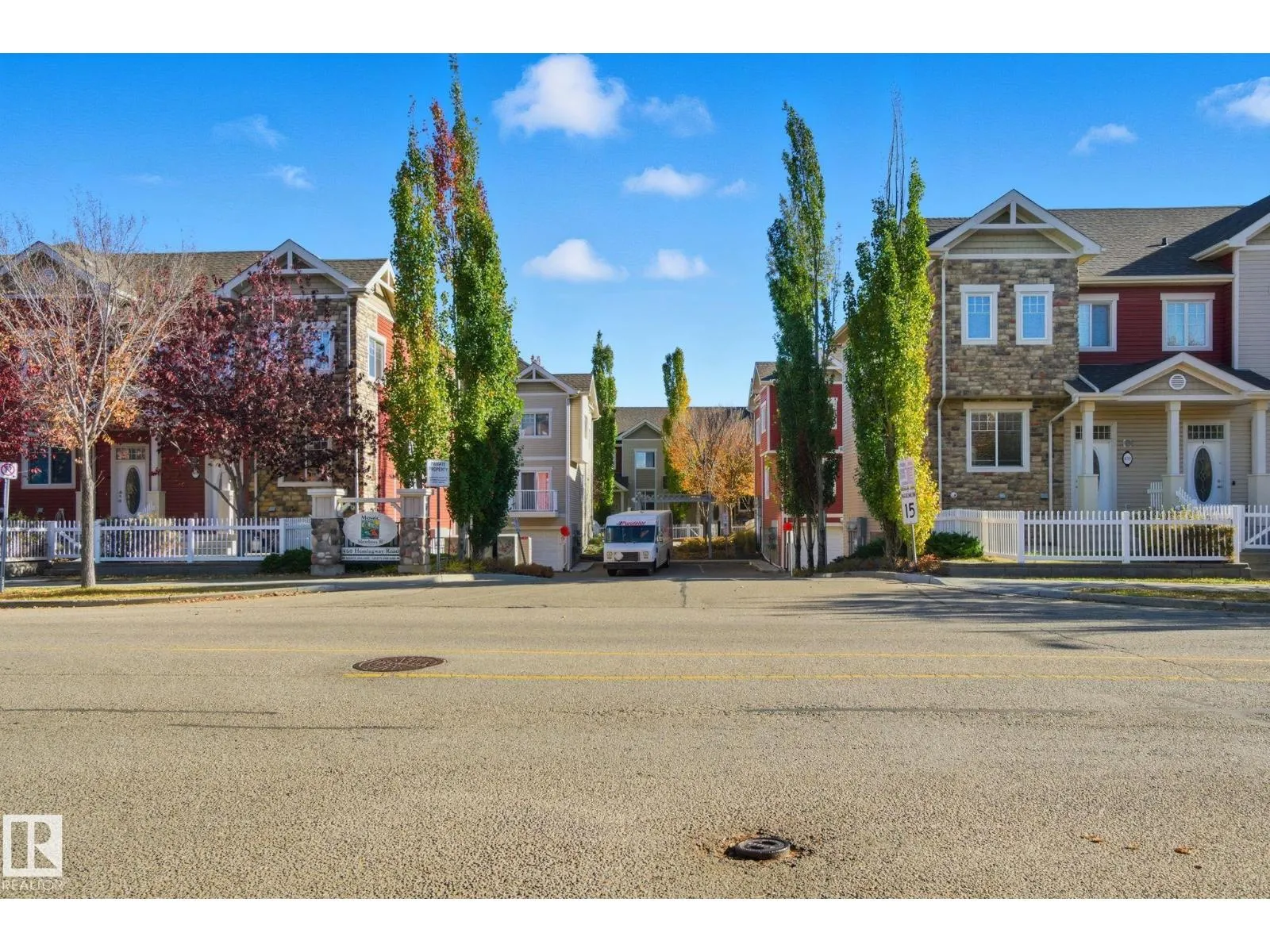 Row / Townhouse for rent: #69 460 Hemingway Rd Nw, Edmonton, Alberta T6M 0M5