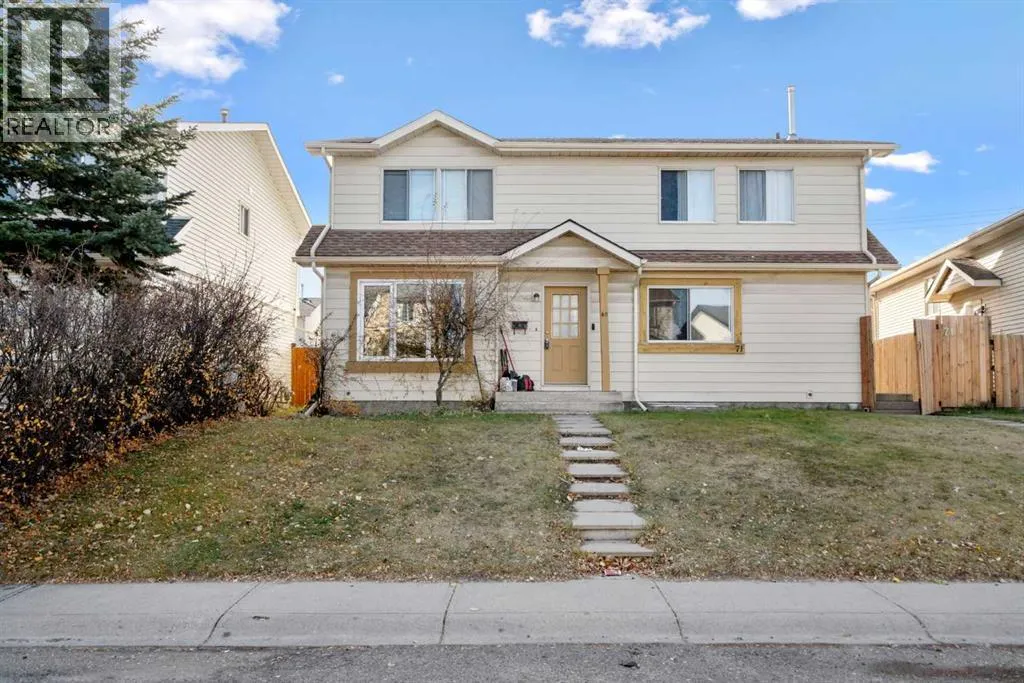 Duplex for rent: 69 Castlebrook Way Ne, Calgary, Alberta T3J 2A7