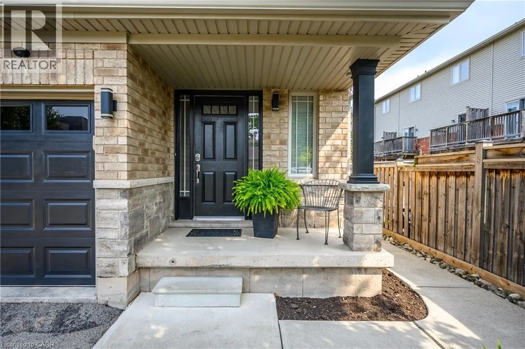 Row / Townhouse for rent: 69 Escarpment Drive, Stoney Creek, Ontario L8E 5G9