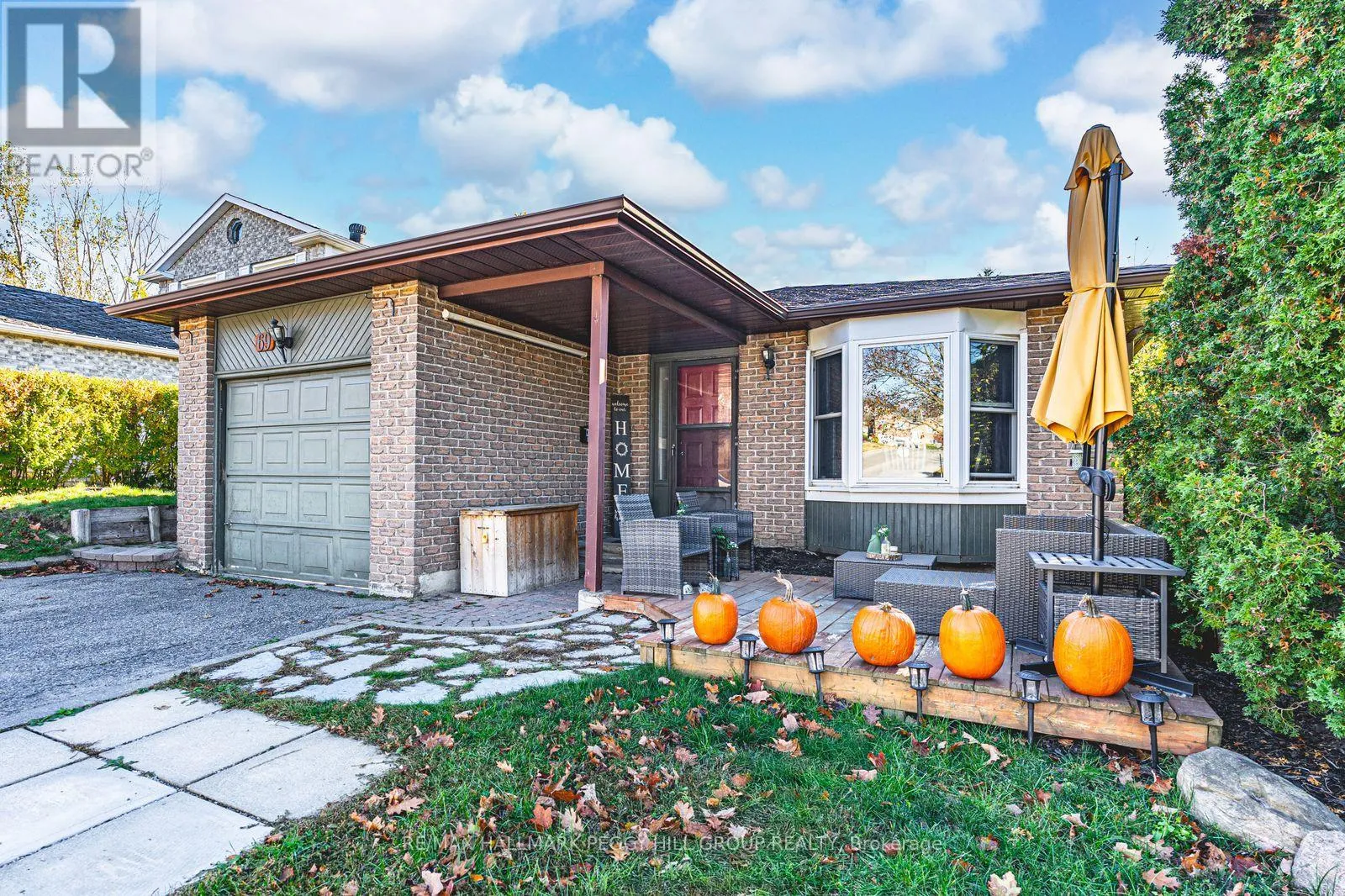 Duplex for rent: 69 Fox Run, Barrie, Ontario L4N 5L6