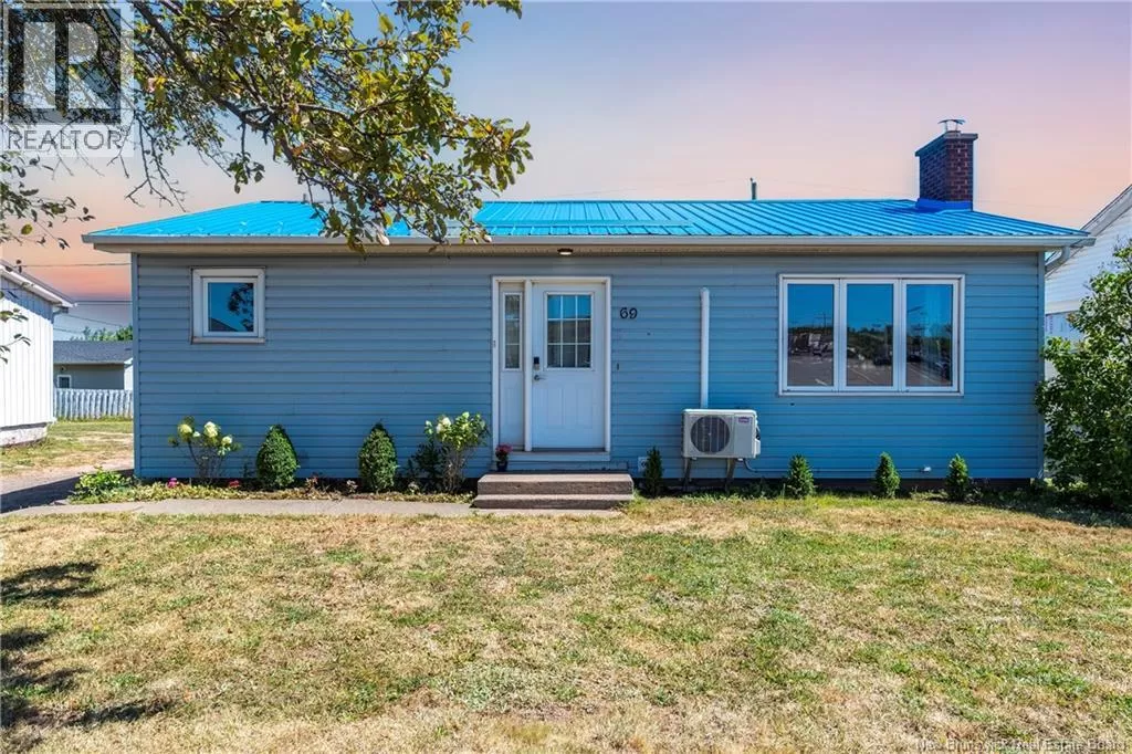 House for rent: 69 Mapleton Road, Moncton, New Brunswick E1C 7W6