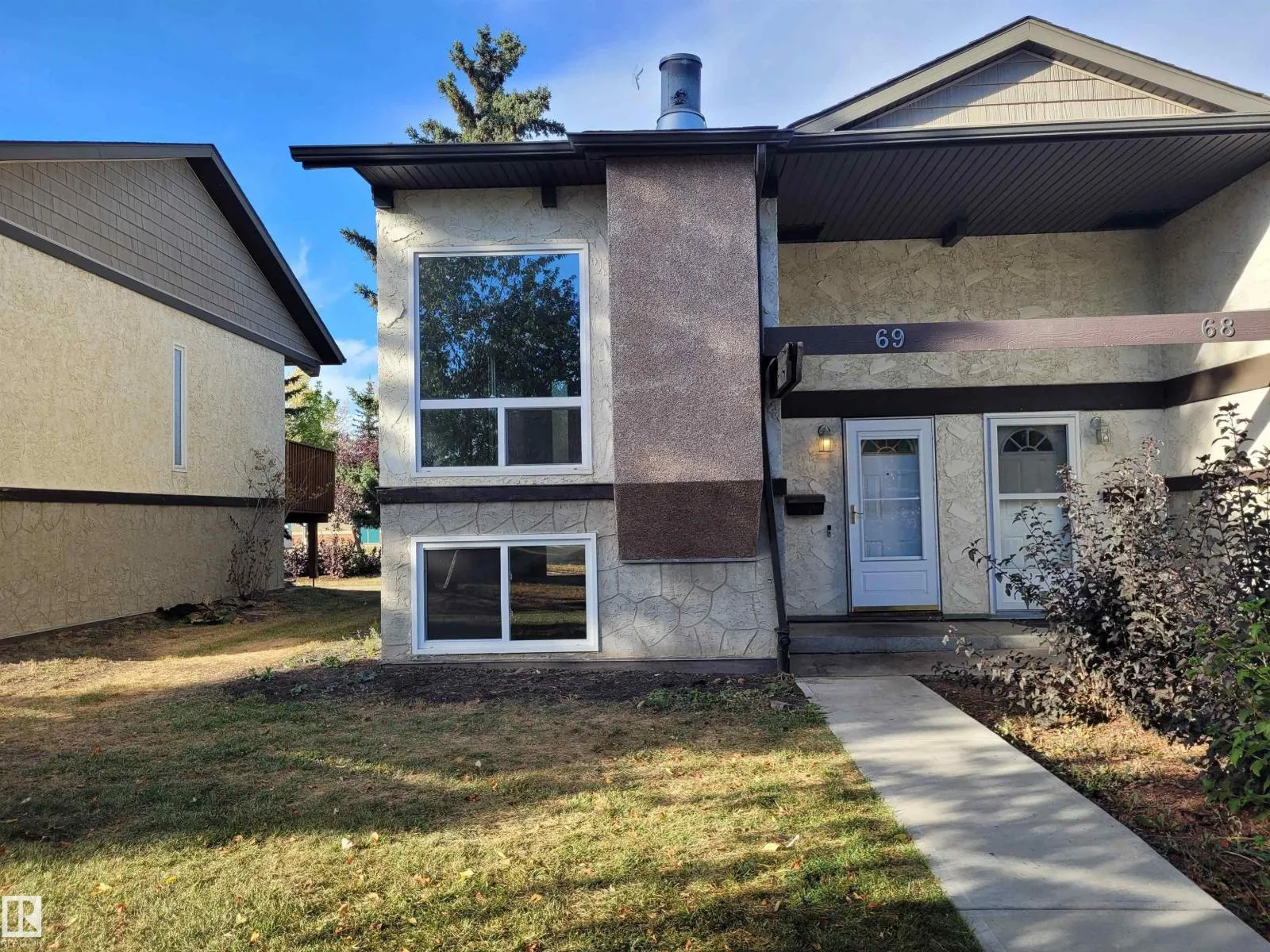 Duplex for rent: 69 Northwoods Vg Nw, Edmonton, Alberta T5X 1T2