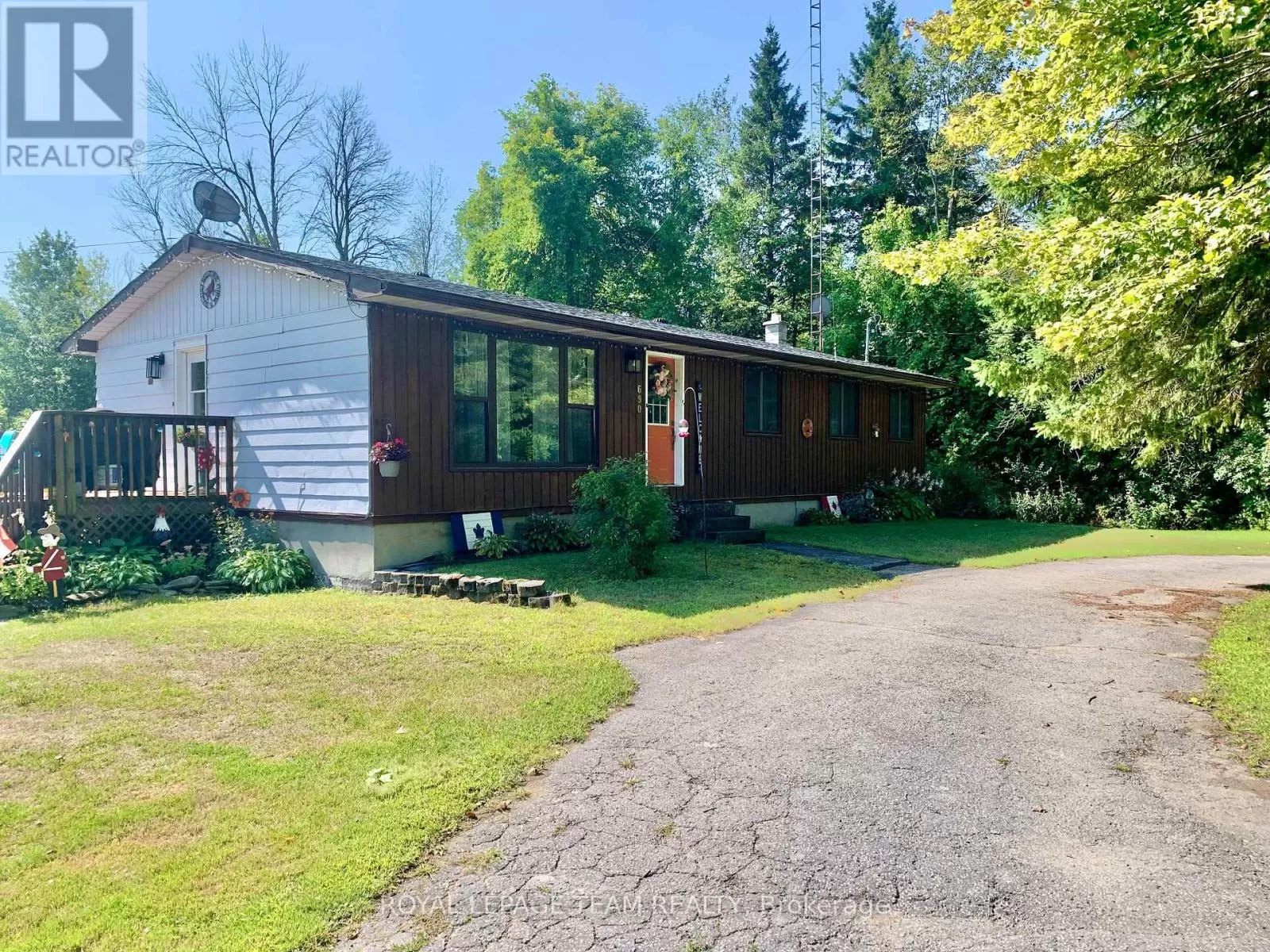 House for rent: 690 Limerick Road, North Grenville, Ontario K0G 1T0