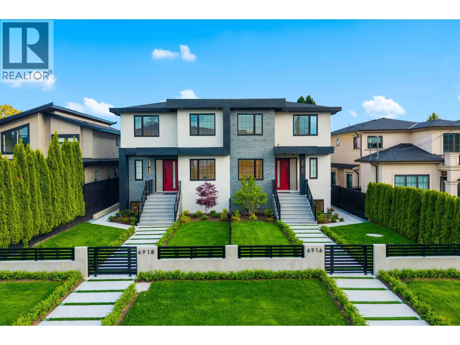 Duplex for rent: 6918 Union Street, Burnaby, British Columbia V5B 1X5