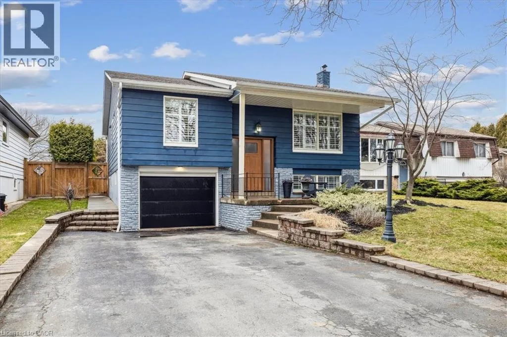 House for rent: 692 Catalina Crescent, Burlington, Ontario L7L 5B8