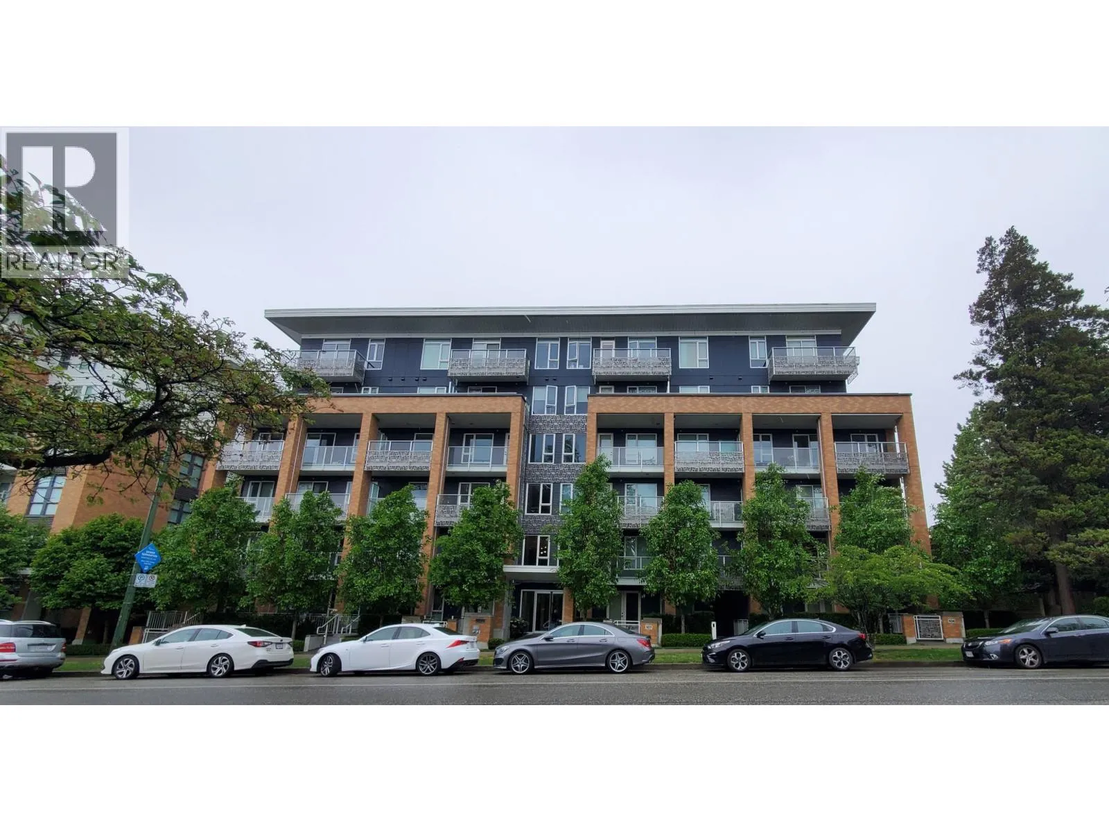 Apartment for rent: 6933 Cambie Street, Richmond, British Columbia V6P 0J1