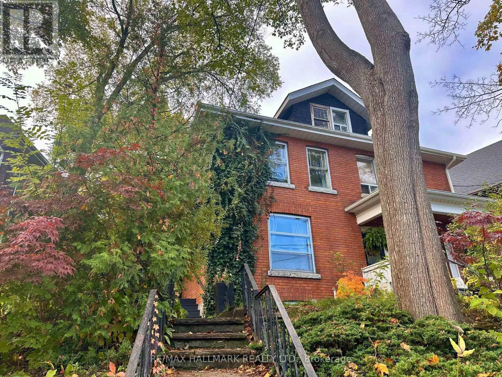 House for rent: 696 Indian Road, Toronto, Ontario M6P 2C9