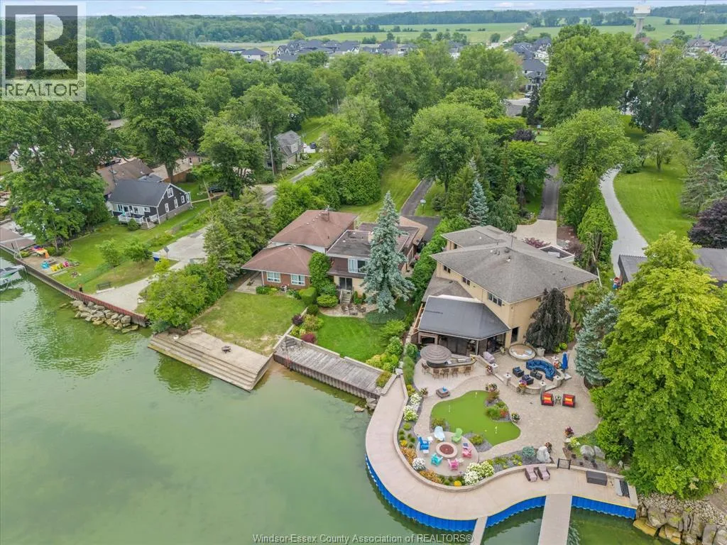 696 Old Tecumseh Road, Lakeshore, Ontario N0R 1A0