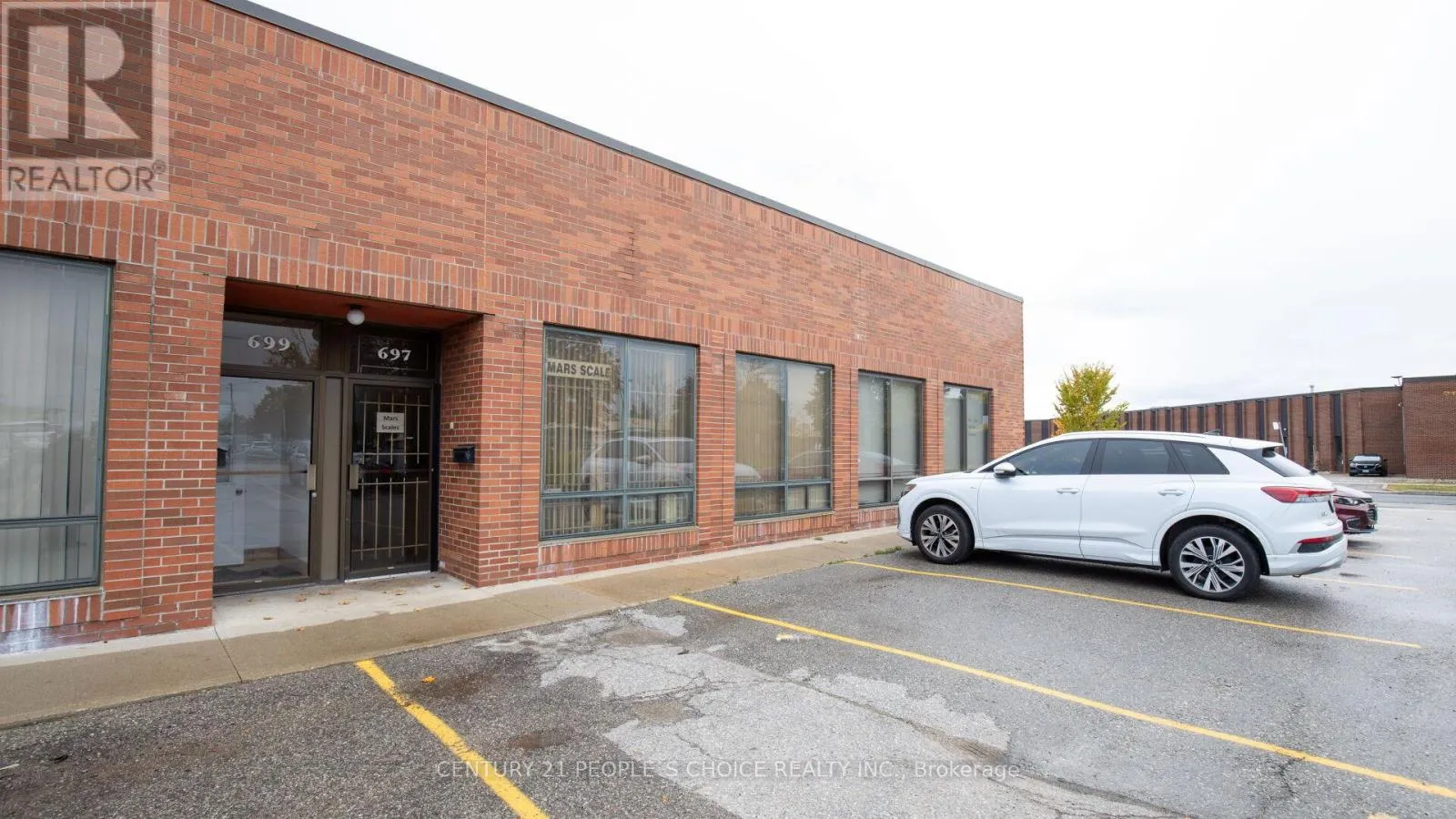 697 Petrolia Road, Toronto, Ontario M3J 2N6