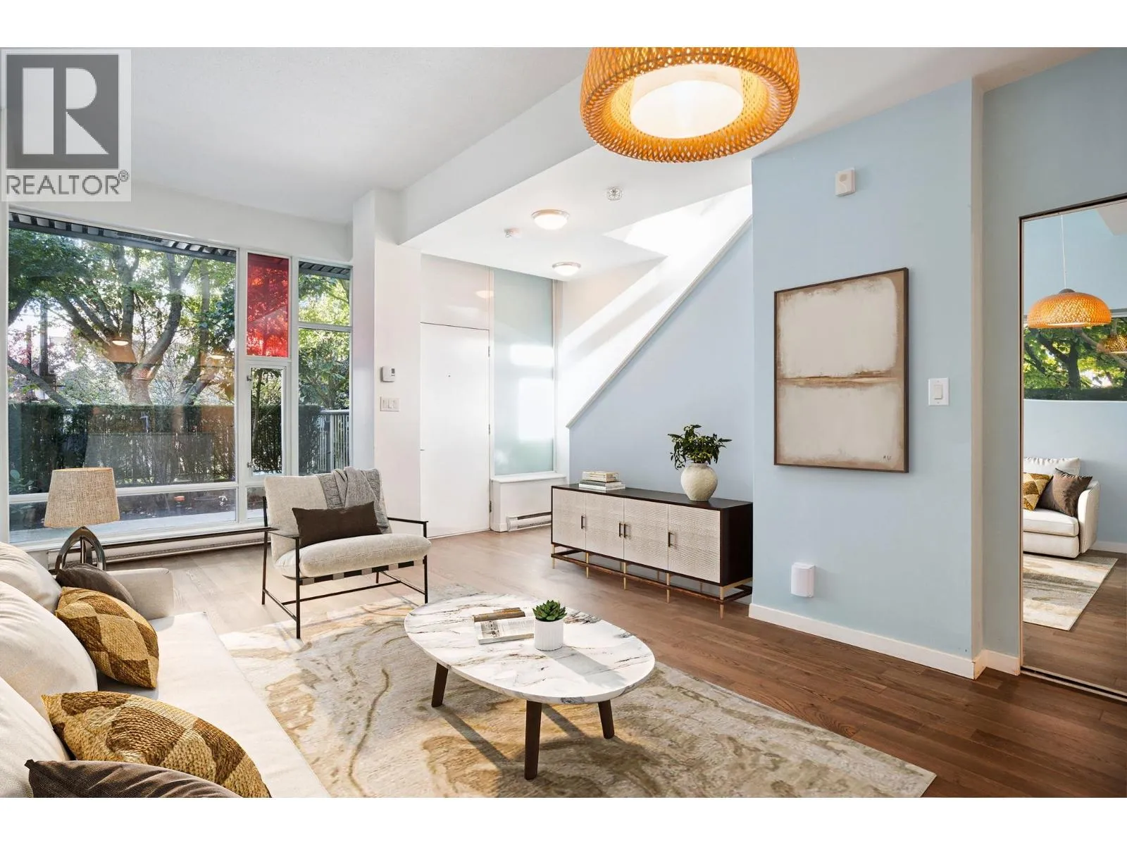 Row / Townhouse for rent: 698 Citadel Parade, Vancouver, British Columbia V6B 1W8