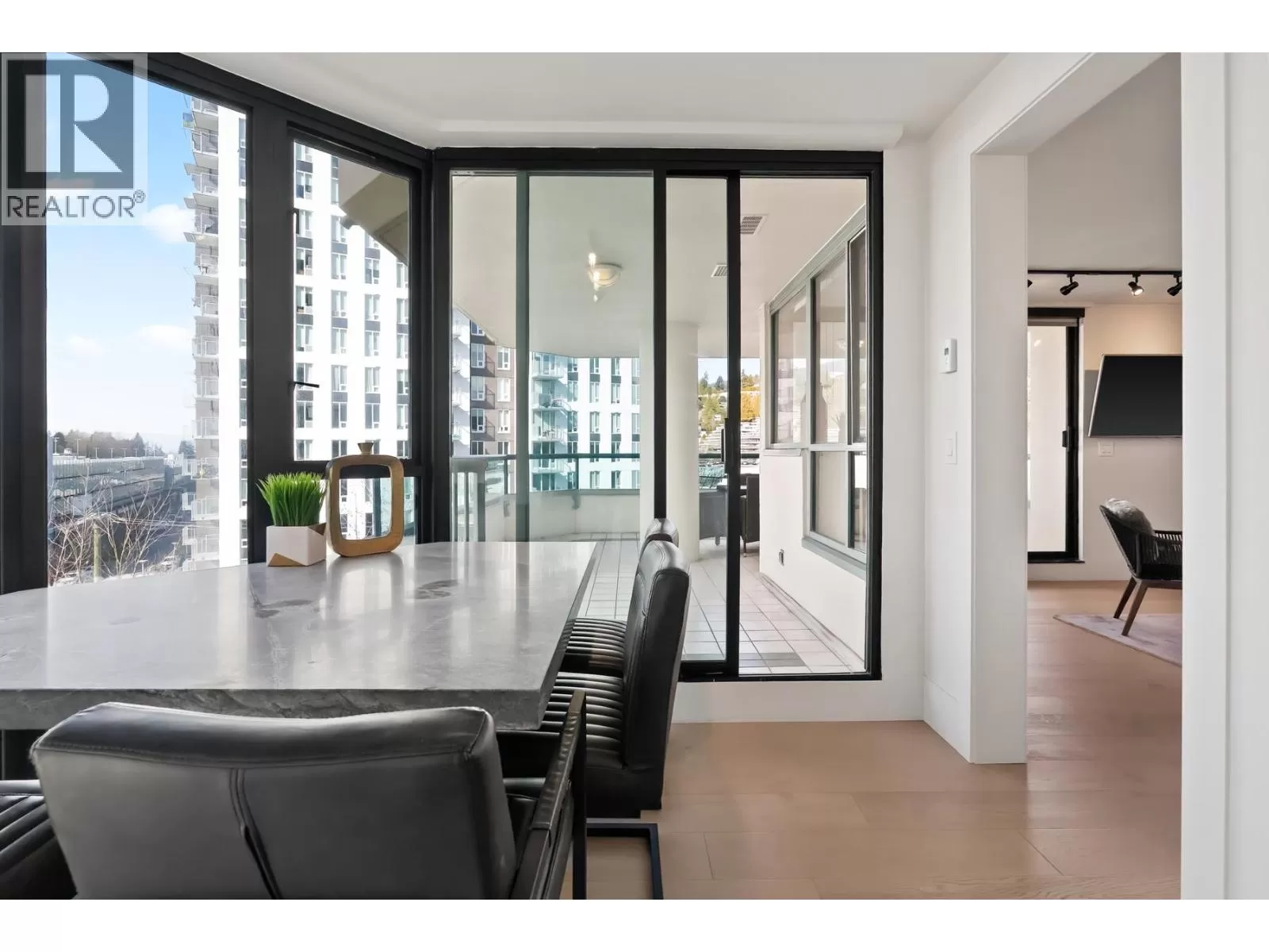 Apartment for rent: 6d 328 Taylor Way, West Vancouver, British Columbia V7T 2Y4