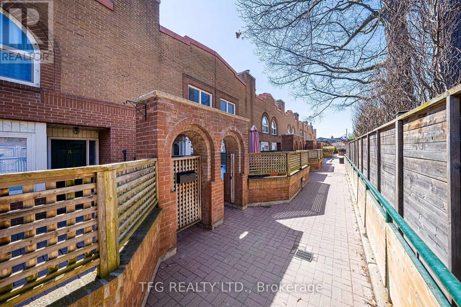 Row / Townhouse for rent: 7 - 120 Glen Manor Drive, Toronto, Ontario M4E 2X6