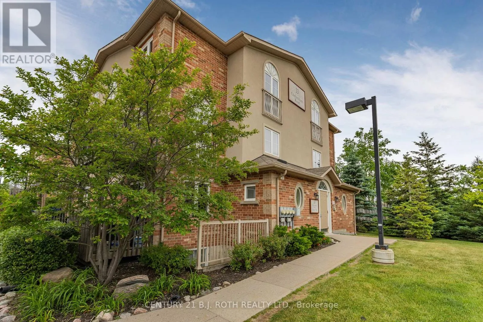 Apartment for rent: 7 - 13 Cheltenham Road, Oro-Medonte, Ontario L4M 0E7