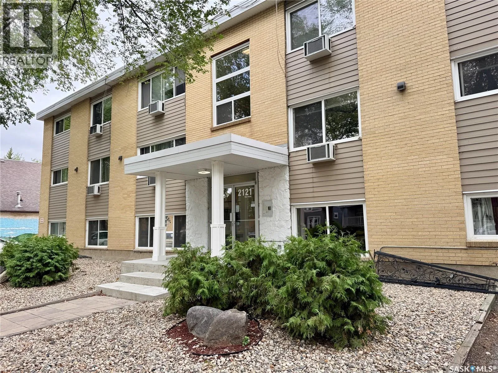 Apartment for rent: 7 2121 Rae Street, Regina, Saskatchewan S4T 2E8