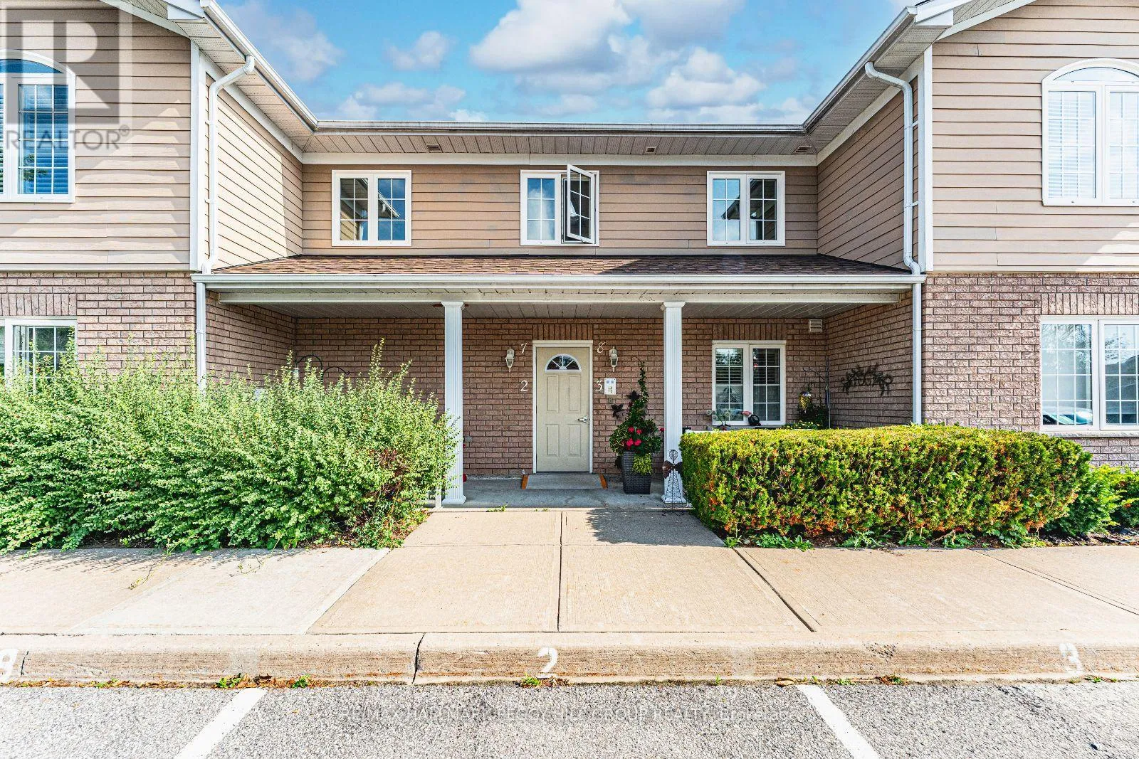 Apartment for rent: 7 - 222 Steel Street, Barrie, Ontario L4M 2G9