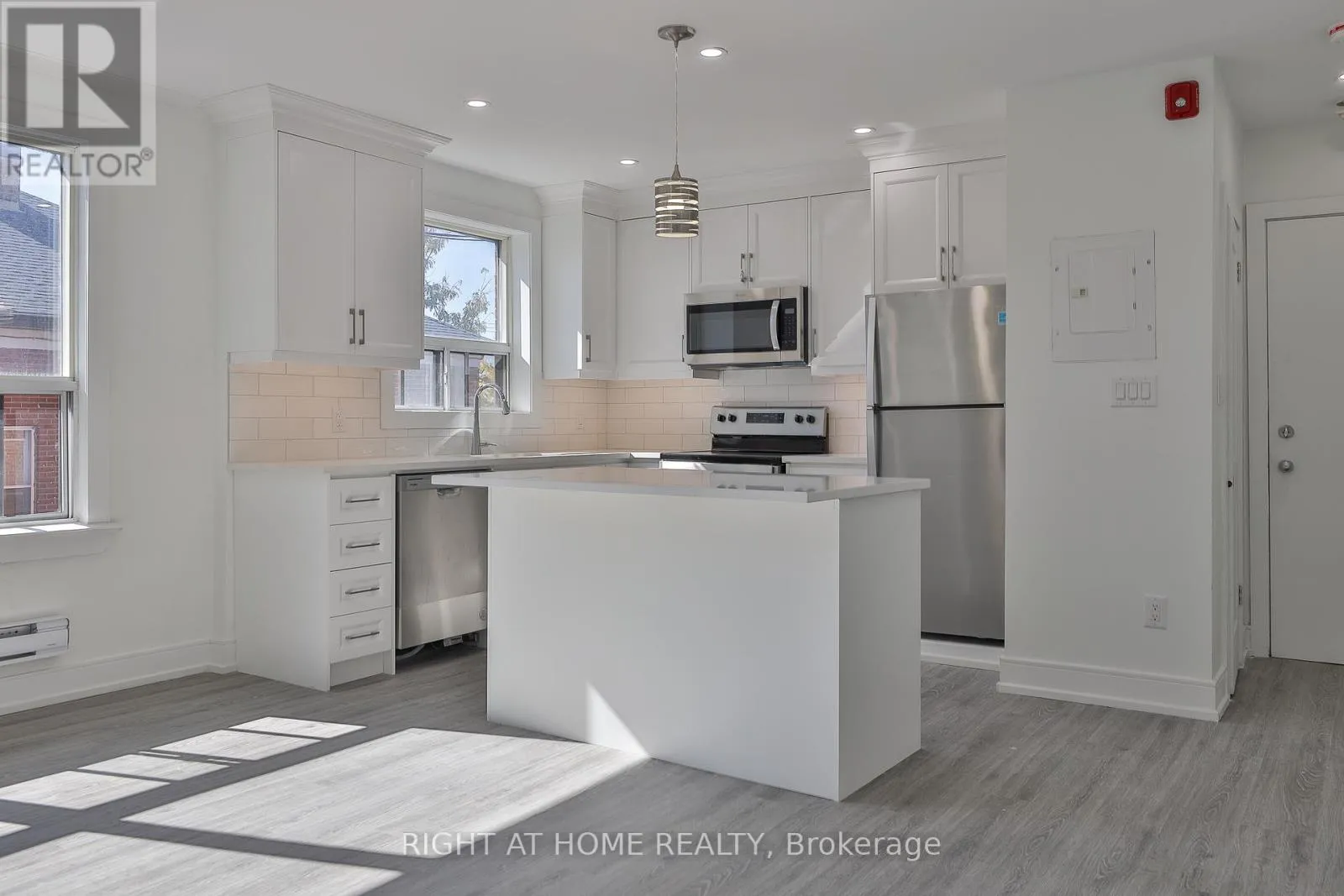 Other for rent: 7 - 2841 Keele Street, Toronto, Ontario M3M 2G7