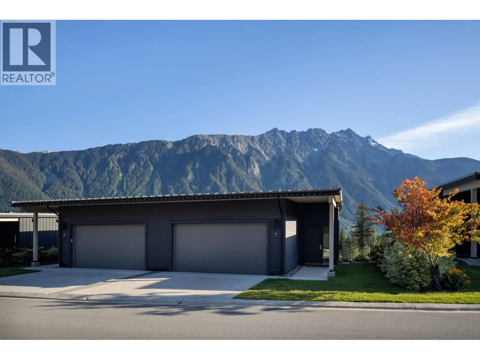 Duplex for rent: 7 4000 Sunstone Way, Pemberton, British Columbia V0N 2L3