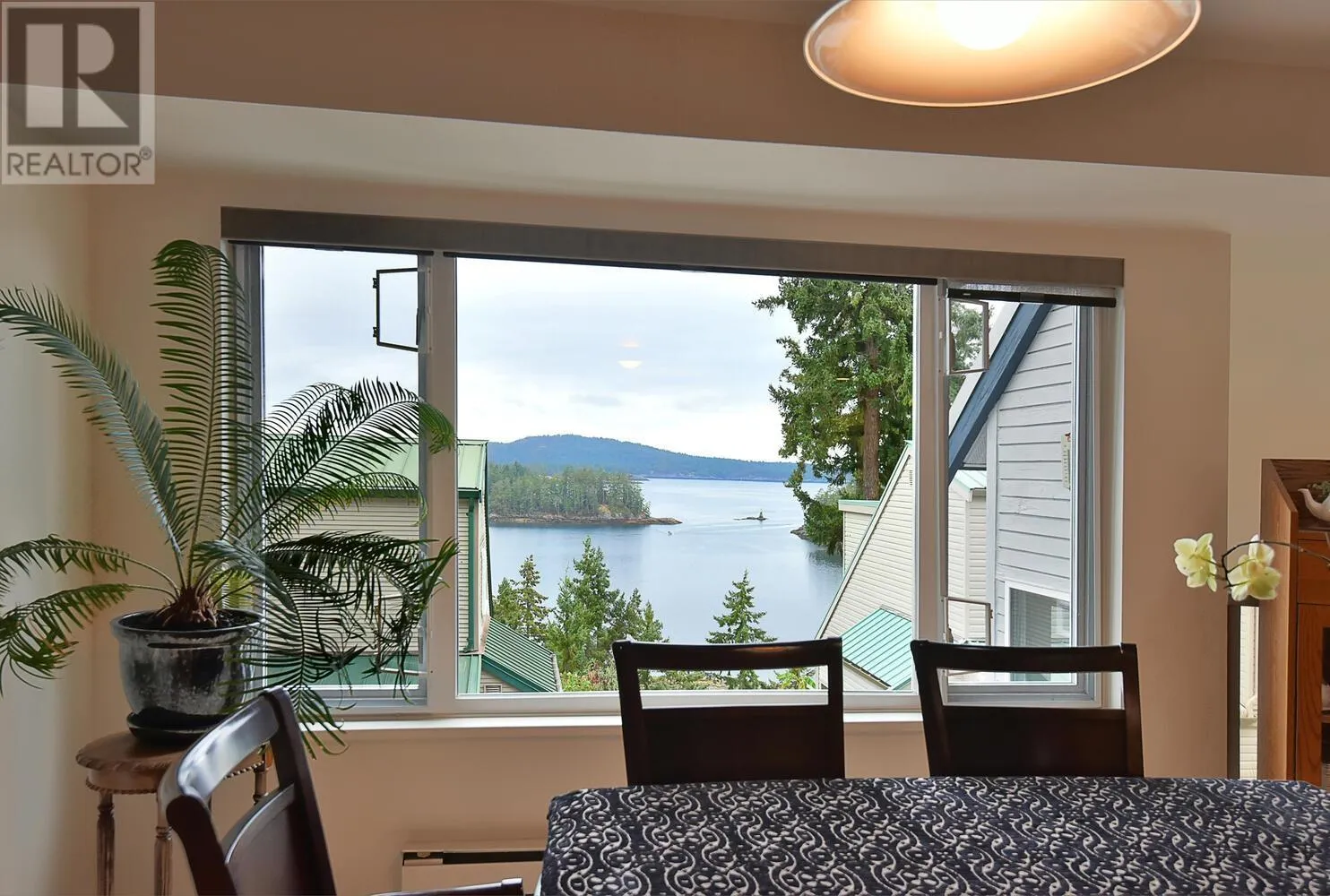 House for rent: 7 5471 Secret Cove Road, Halfmoon Bay, British Columbia V7Z 1G8