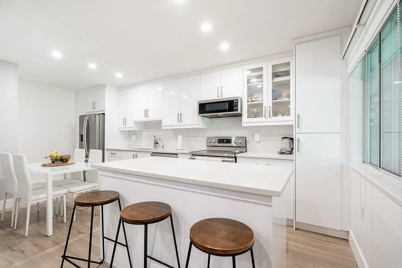 Row / Townhouse for rent: 7 5925 177b Street, Surrey, British Columbia V3S 4J7