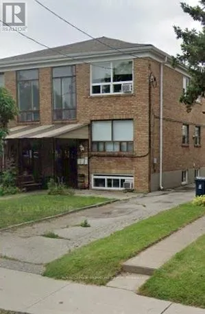 Triplex for rent: 7 Auburn Avenue, Toronto, Ontario M6H 2L6