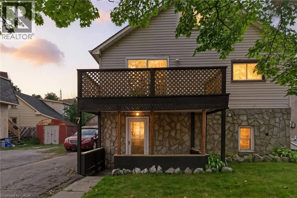 House for rent: 7 Balmoral Avenue, Welland, Ontario L3B 1S3