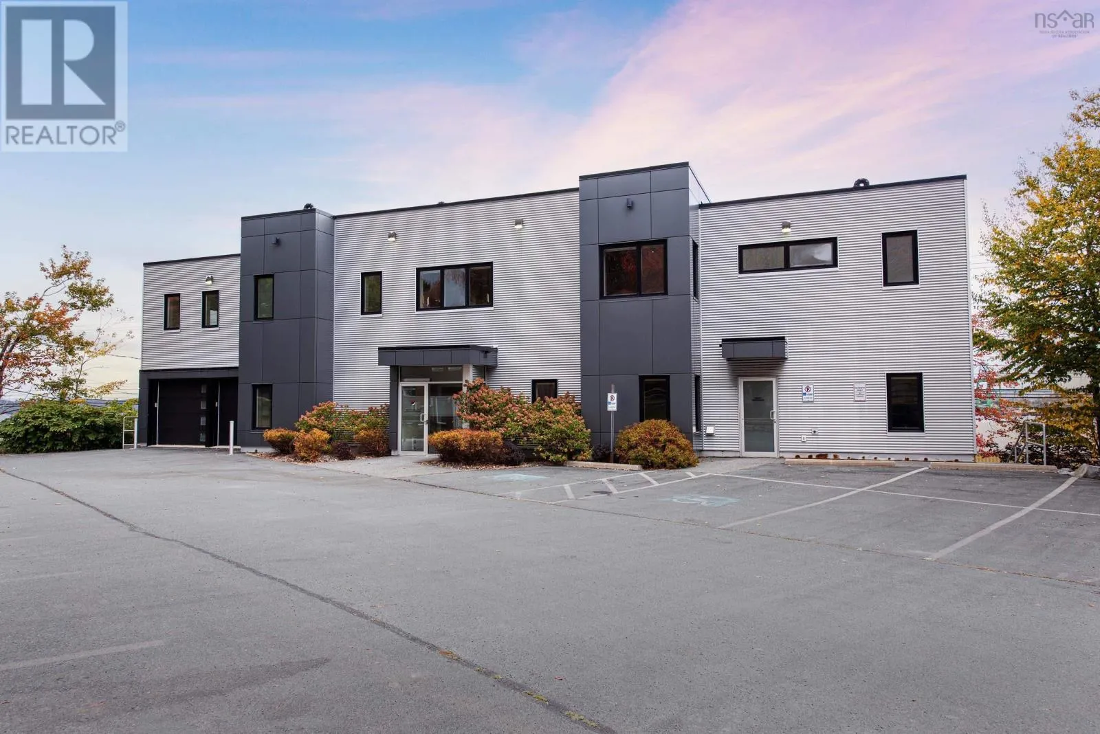 7 Bayview Road, Halifax, Nova Scotia B3M 1N8