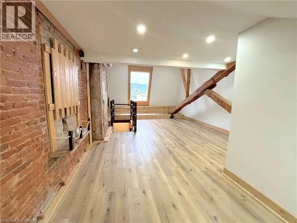 Apartment for rent: 7 Foundry Street Unit# 15, Dundas, Ontario L9H 1T9