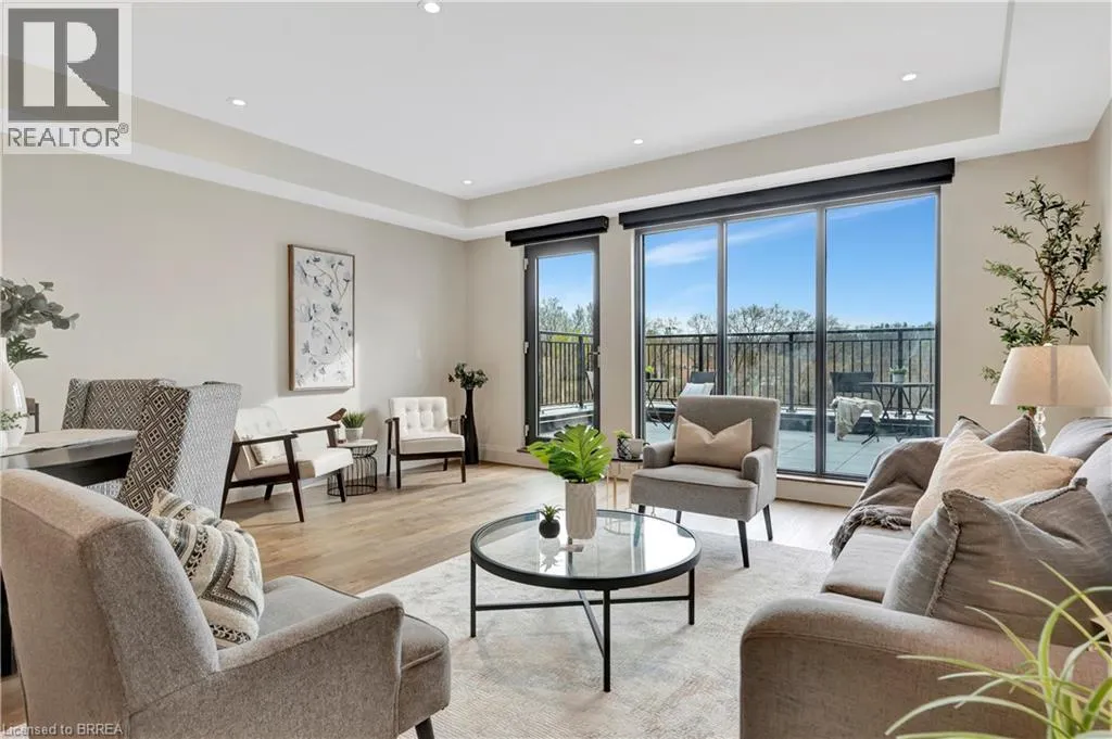 Apartment for rent: 7 Grand River Street N Unit# 204, Paris, Ontario N3L 2L9