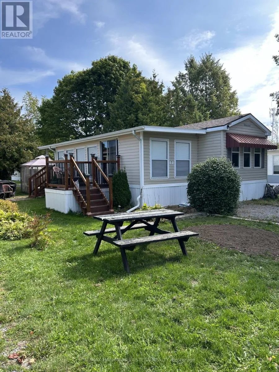 Mobile Home for rent: 7 Hilltop Drive, Otonabee-South Monaghan, Ontario K0L 2G0