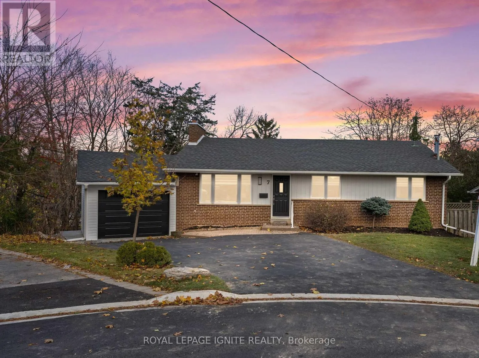 House for rent: 7 Isherwood Court, Mississauga, Ontario L5M 1E6