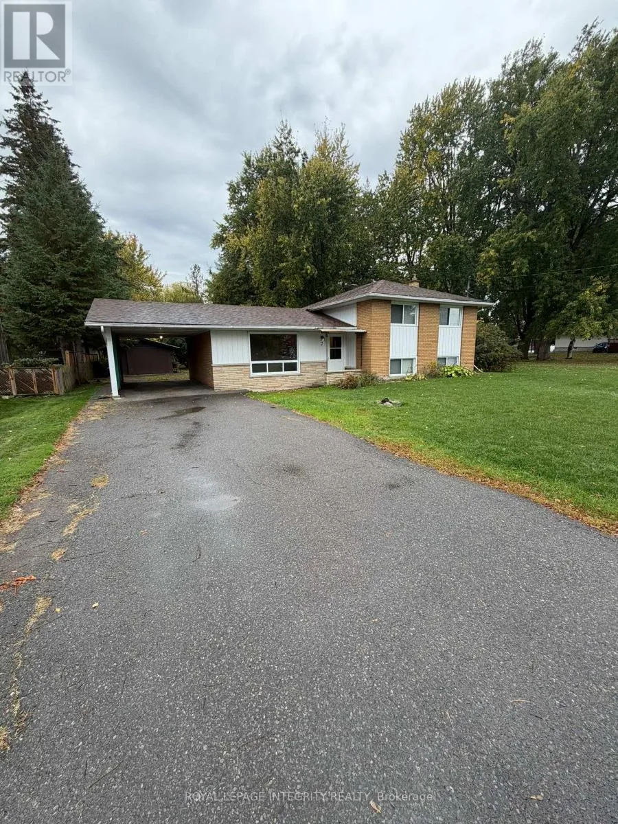 House for rent: 7 Lennox Street, Ottawa, Ontario K0A 2Z0