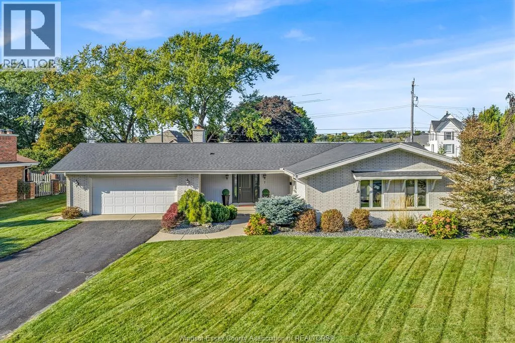 House for rent: 7 Longbeach Drive, Leamington, Ontario N8H 4H9