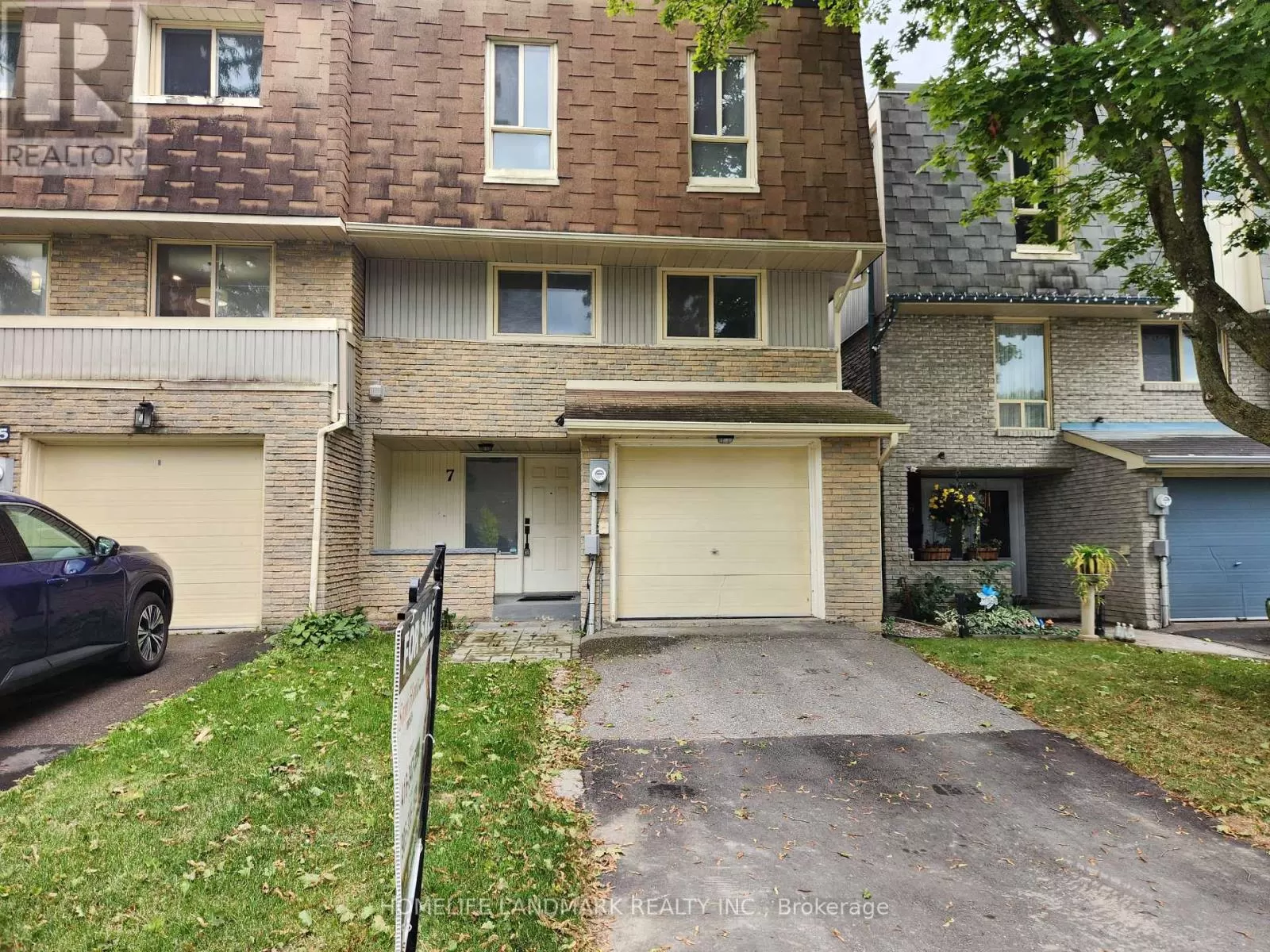 Row / Townhouse for rent: 7 Poplar Crescent, Aurora, Ontario L4G 3M4
