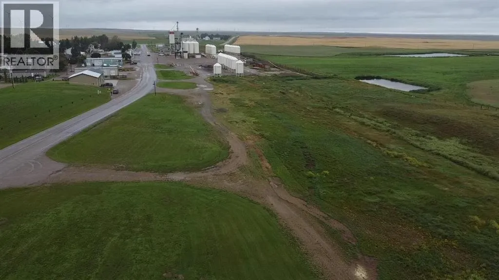 7 Railway Avenue S, Lomond, Alberta T0L 1G0