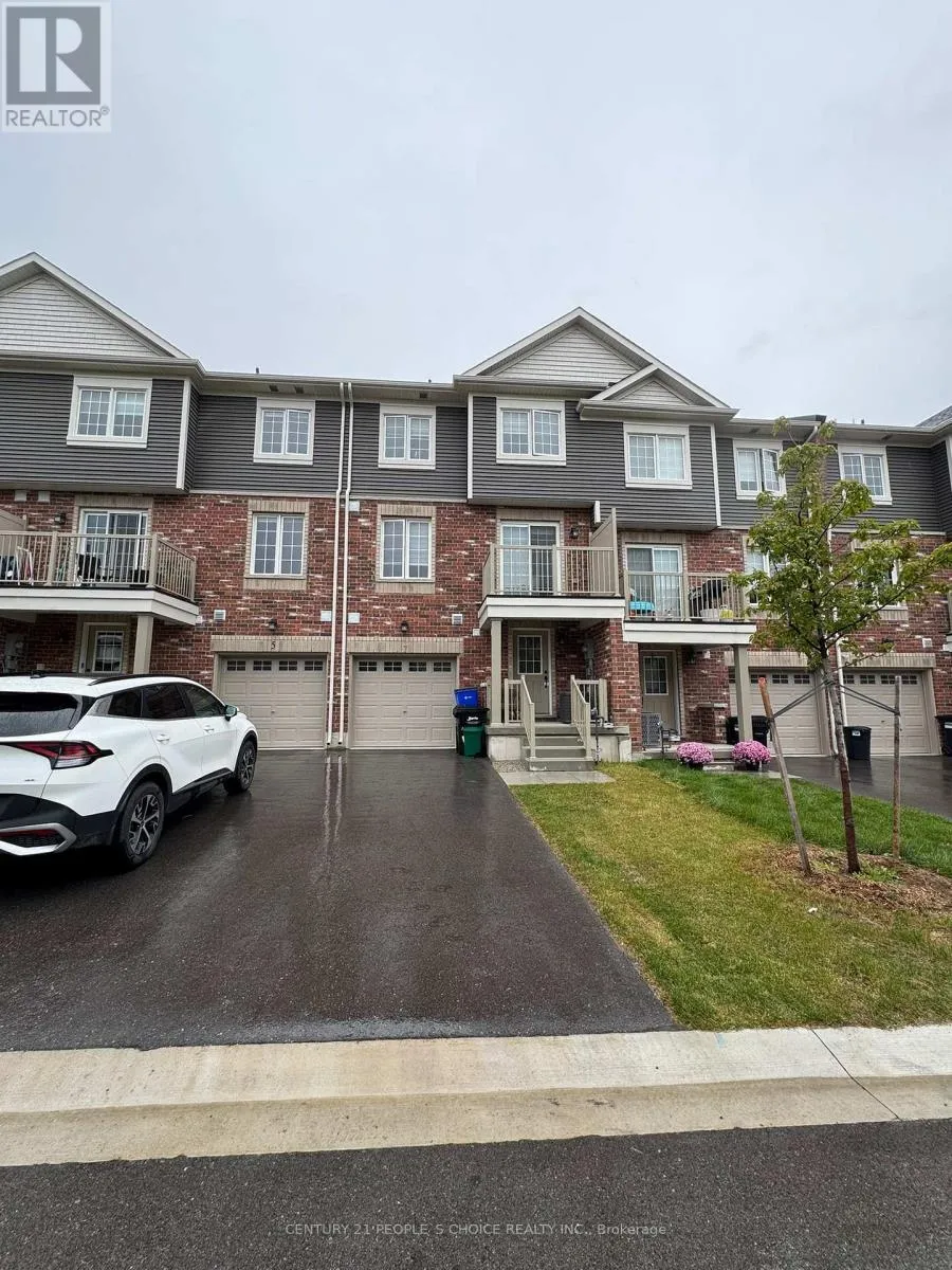 Row / Townhouse for rent: 7 Silo Mews, Barrie, Ontario L9J 0V3
