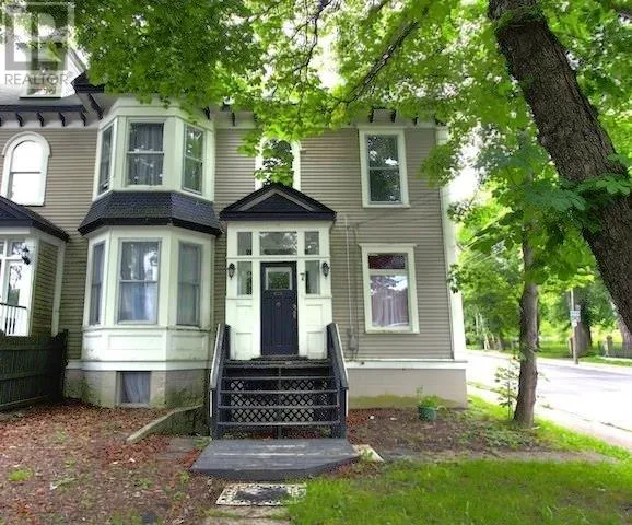 Two Apartment House for rent: 7 Topsail Road, St. John's, Newfoundland & Labrador A1E 2A6