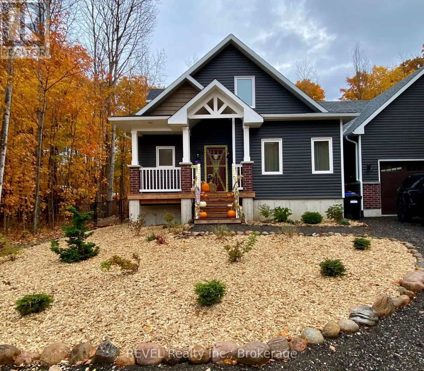 House for rent: 7 Wakunda Crescent, Tiny, Ontario L9M 0B2